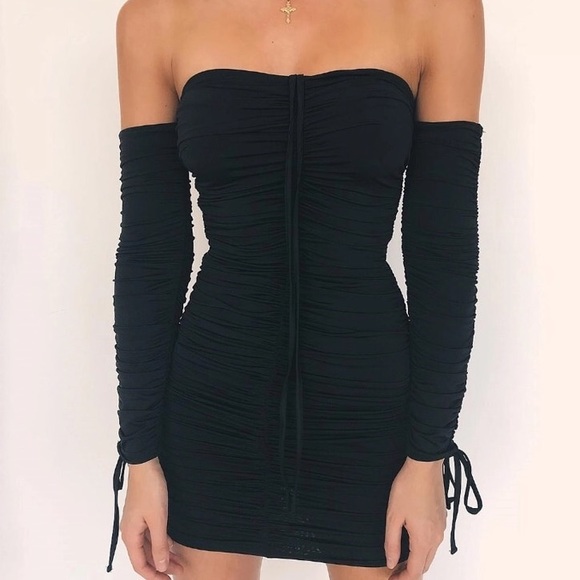 Dresses & Skirts - White long sleeve mini bodycon dress